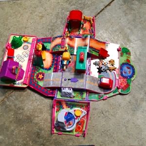 Pound puppies carnival van